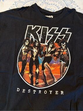 Kiss shirt